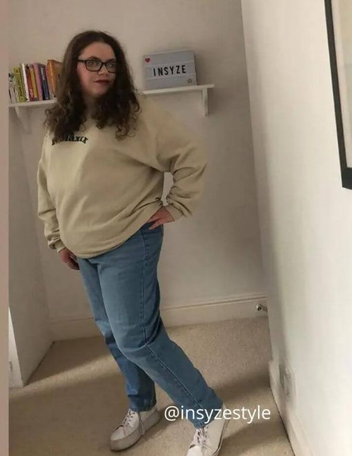 How To Wear Mom Jeans On Different Body Types