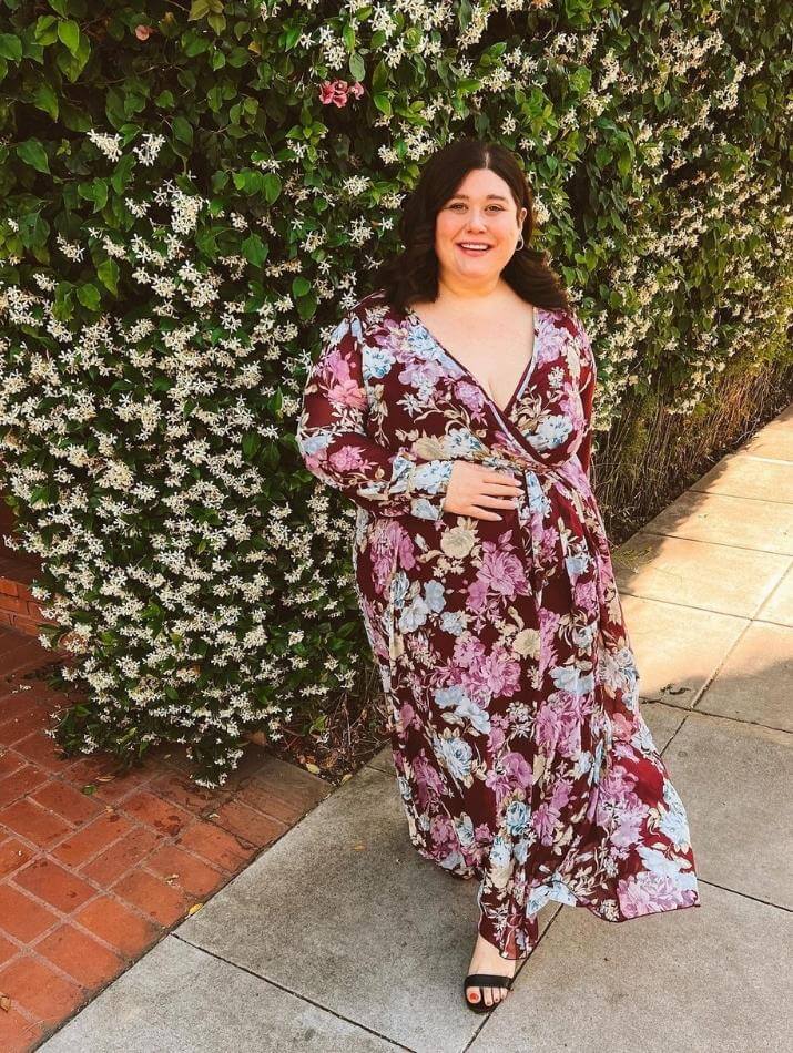 what-to-wear-to-a-baby-shower-plus-size-maternity-edition-insyze